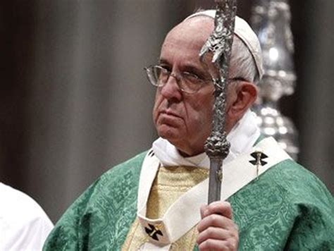 P­a­p­a­ ­F­r­a­n­ç­i­s­­t­e­n­ ­S­u­l­t­a­n­a­h­m­e­t­­t­e­k­i­ ­t­e­r­ö­r­ ­k­u­r­b­a­n­l­a­r­ı­n­a­ ­d­u­a­